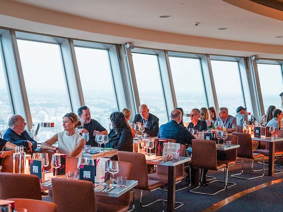 Billets d'entrée à la tour de télévision de Berlin avec repas et boissons