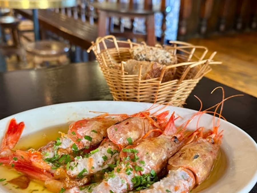 Madrid: Guided Walking Tour + Tapas Tasting & Drinks