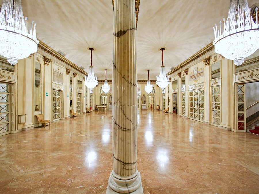 Skip-the-Line Entry & Guided Tour of La Scala Theatre