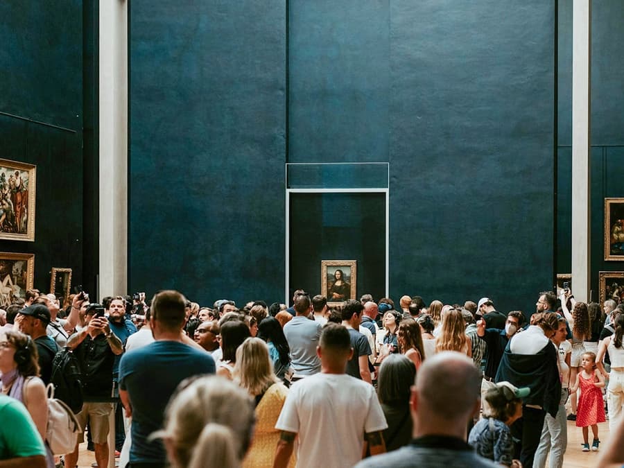 Entradas de acceso con horario para el Museo del Louvre y crucero por el río Sena