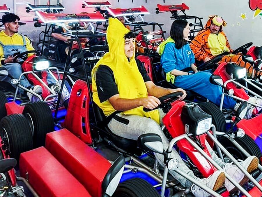 Tokyo: Shibuya & Shinjuku 60-Min Go-Karting Experience by Neo Tokyo Kart