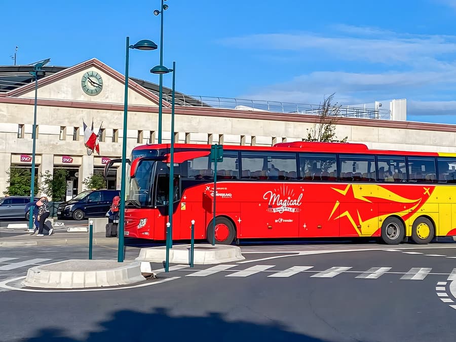 Disneyland Paris to/from CDG or Orly Airport Shuttle Bus (Magical Shuttle)