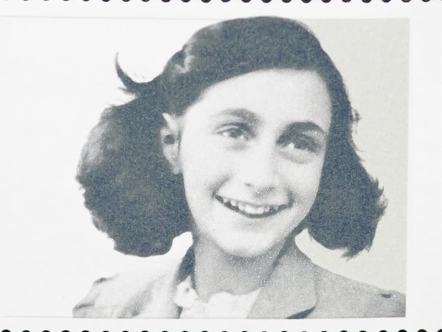 Anne Frank Story and World War II Small-Group Walking Tour
