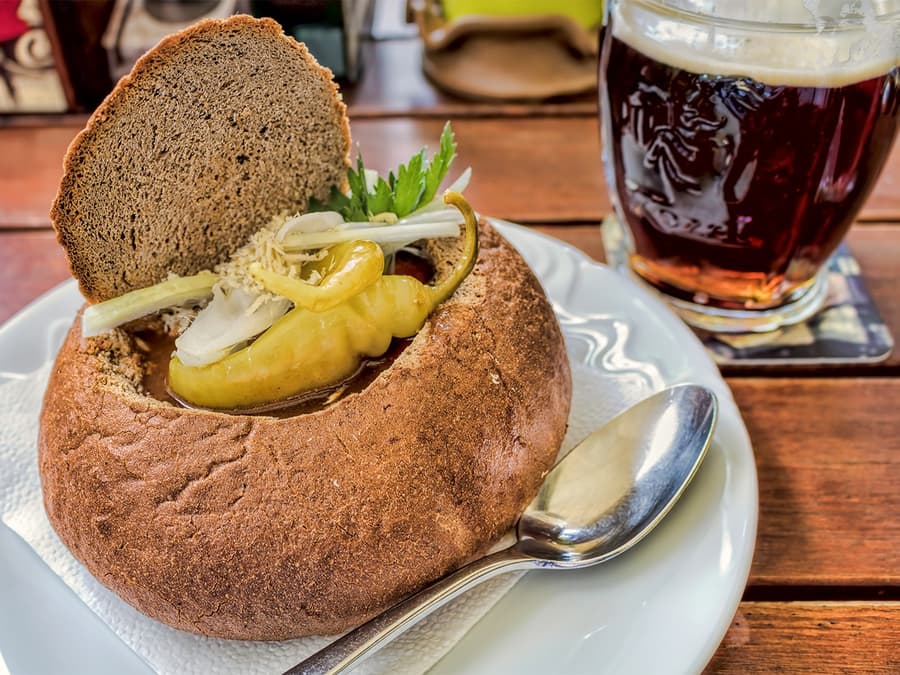 Vanuit Praag: Middeleeuws Diner Show met Onbeperkte Drankjes, Dětenice Kasteel & Brouwerij Tour