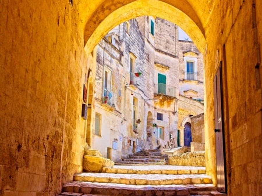 Matera: Walking Tour in English, Spanish and German