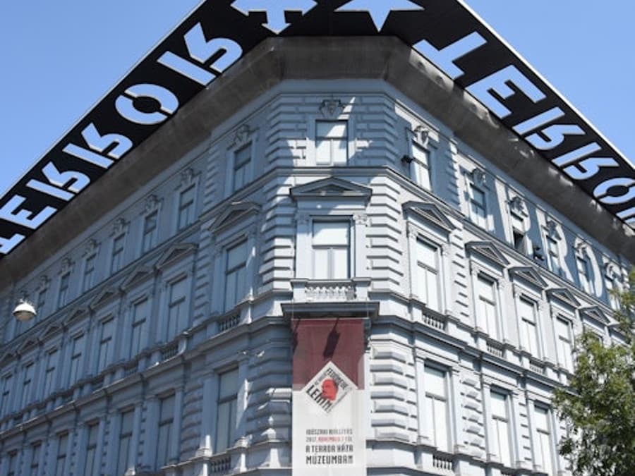 พิพิธภัณฑ์ House of Terror: ทัวร์เกิดภายใต้ดวงดาวสีแดง