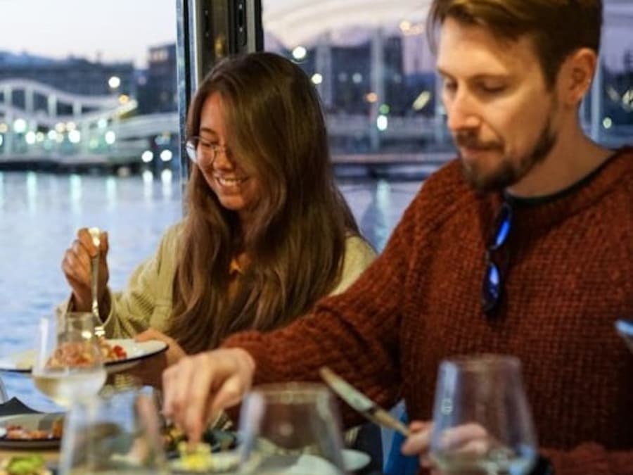 Barcelona: Small-Group Sunset Catamaran Dinner Tour
