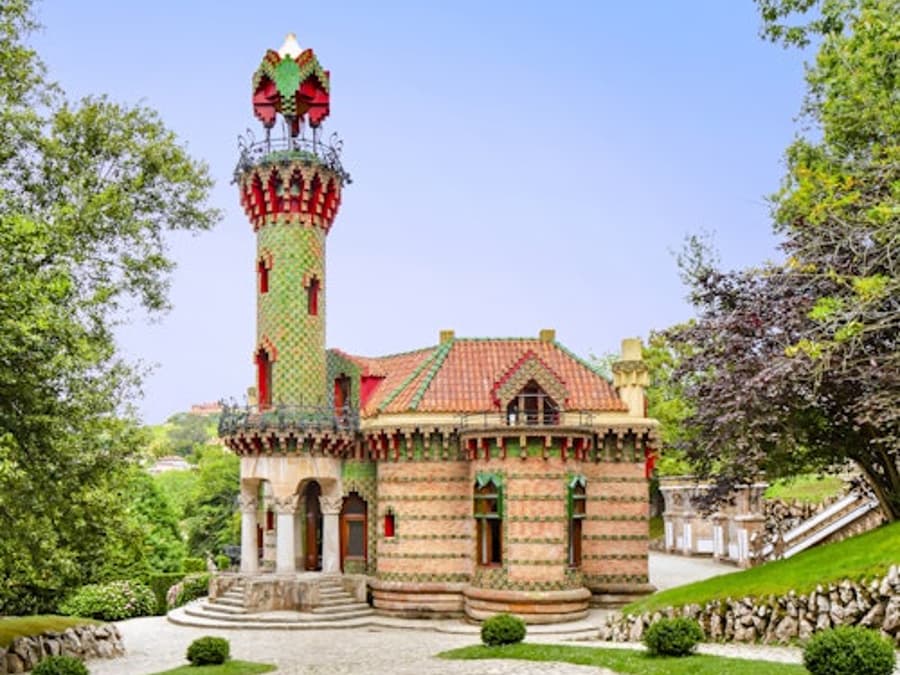 Gaudí's El Capricho: Self-Guided Tour