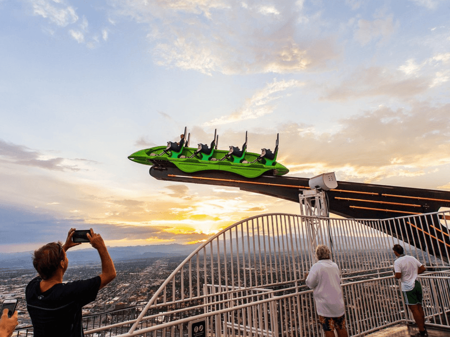 Tour d'observation SkyPod du STRAT et manèges à sensations
