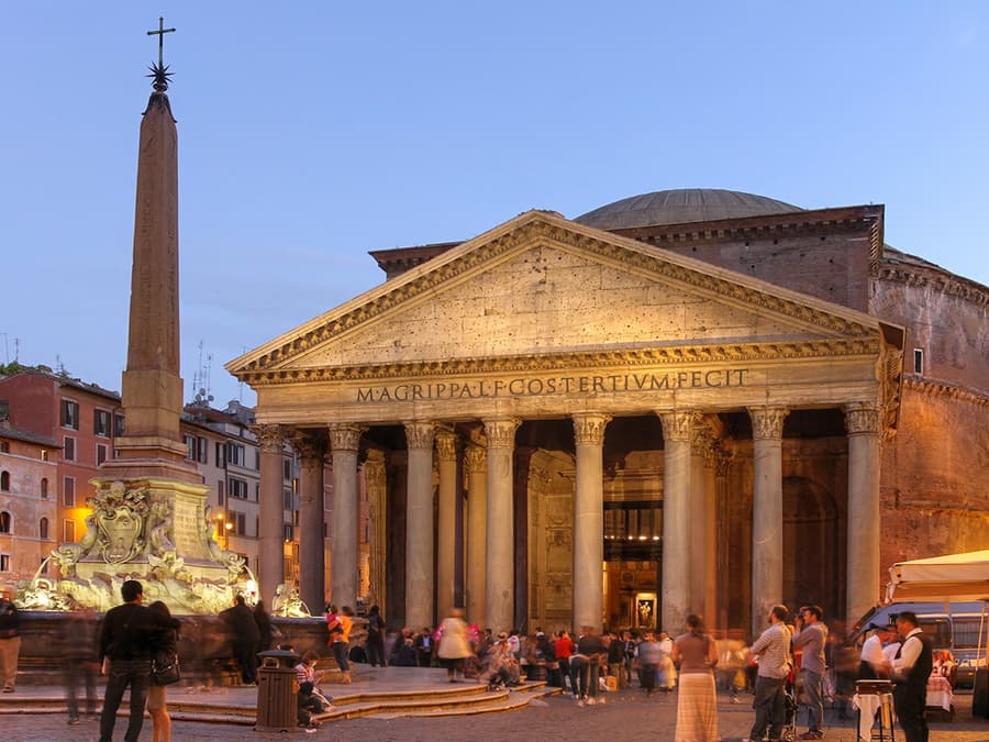 Under the Moonlight Rome Walking Tour with Secret Backstreets