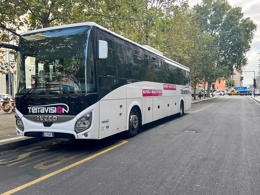 Bus Transfer: Bergamo Airport Bus Station to/from Milan Centrale by Terravision