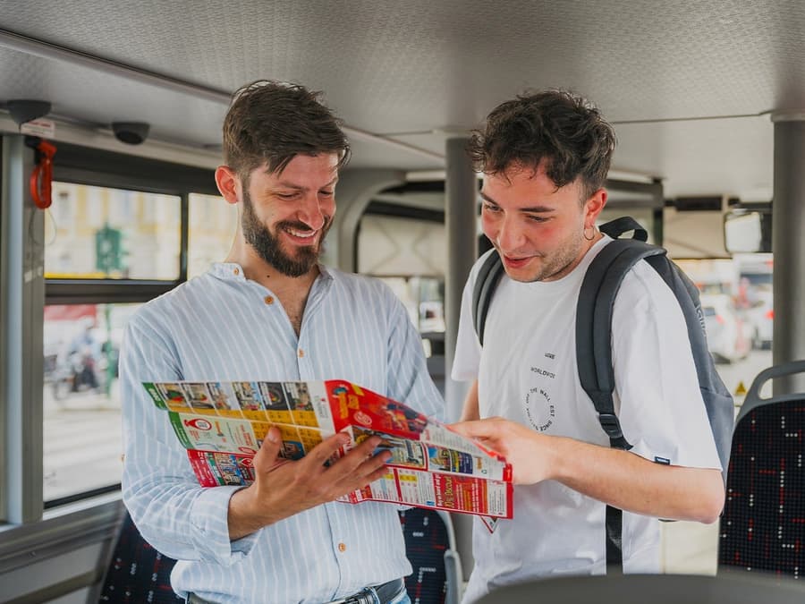 City Sightseeing: Tour Notturno in Autobus a Roma
