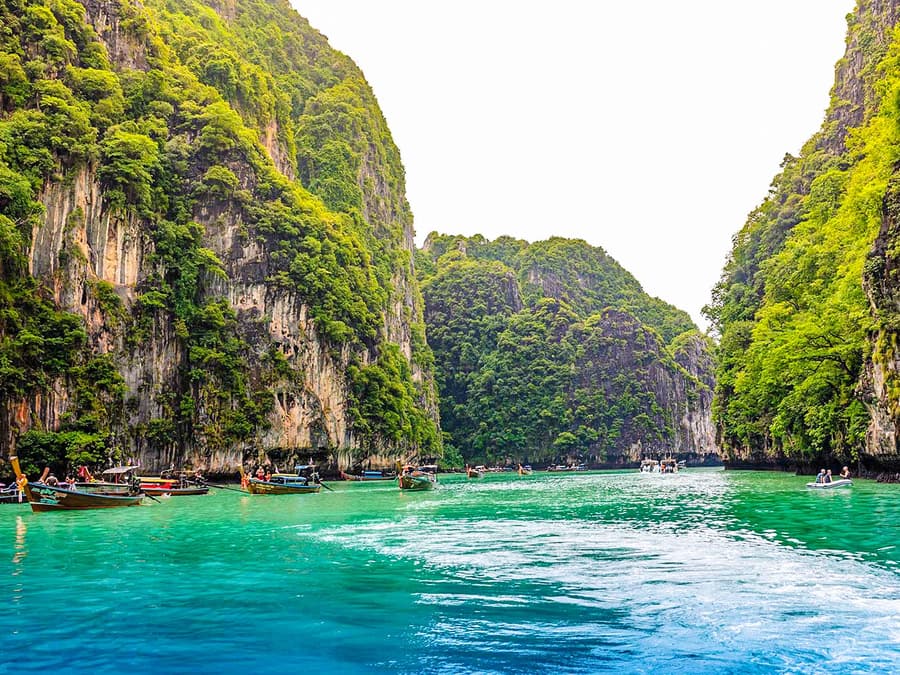 From Krabi: Phi Phi Island & 4 Islands Sunset Day Tour by Speedboat with Lunch & Transfers