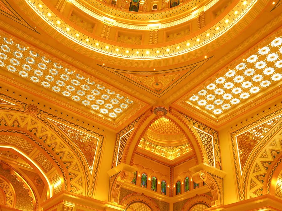 From Dubai: Abu Dhabi Full-Day City Tour with Qasr Al Watan & Sheikh Zayed Grand Mosque