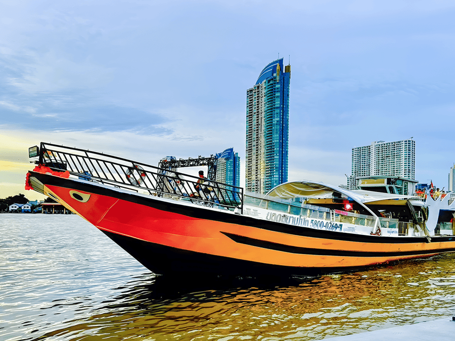 Yodsiam Sightseeing-båd i Bangkok med snacks og drikkevarer