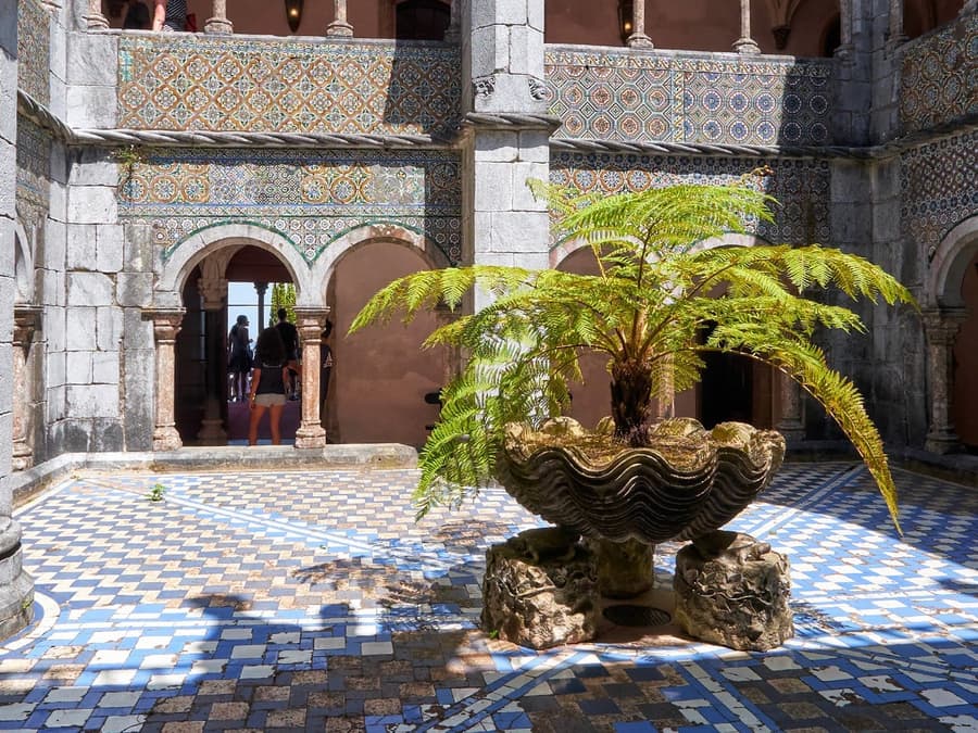 از لیسبون: سفر یک روزه به سینترا، کاخ پنا و کوئینتا دا رگالِیرا