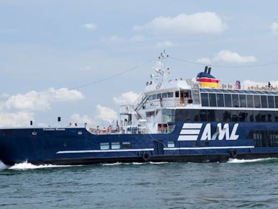 Montreal: 5-Course Dinner Sightseeing Cruise