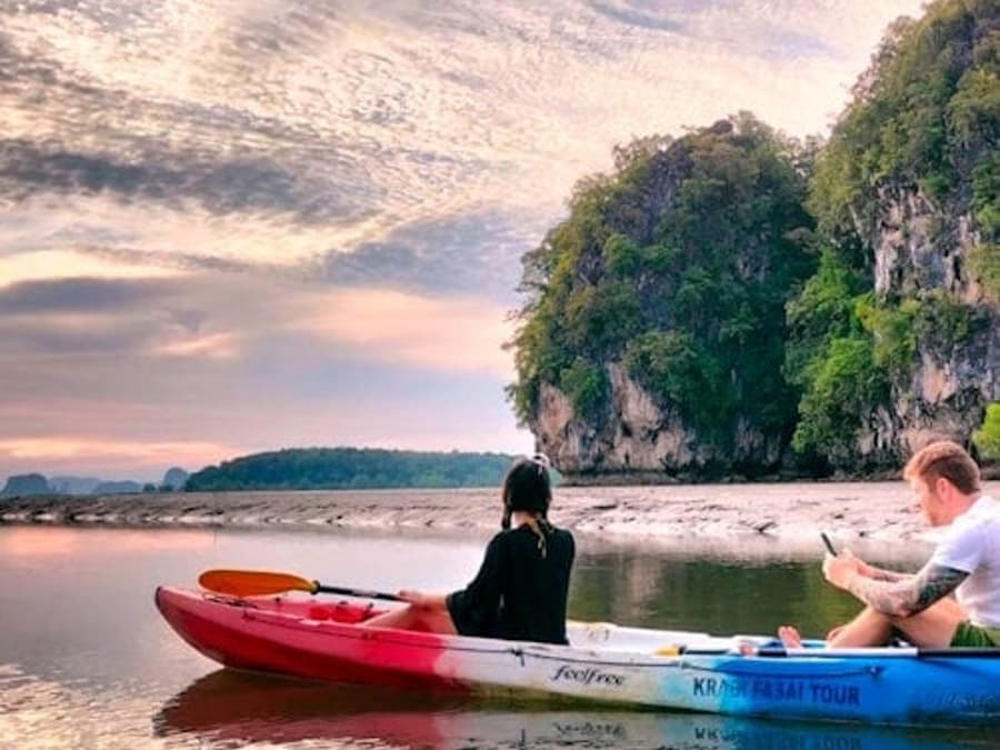 Krabi: Ao Thalan Sunset Kayak Tour with BBQ Dinner