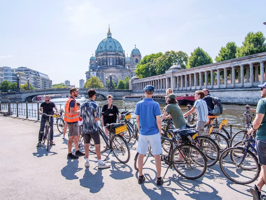 Tour en bicicleta amb guia de 3,5 hores pels millors atractius de Berlín