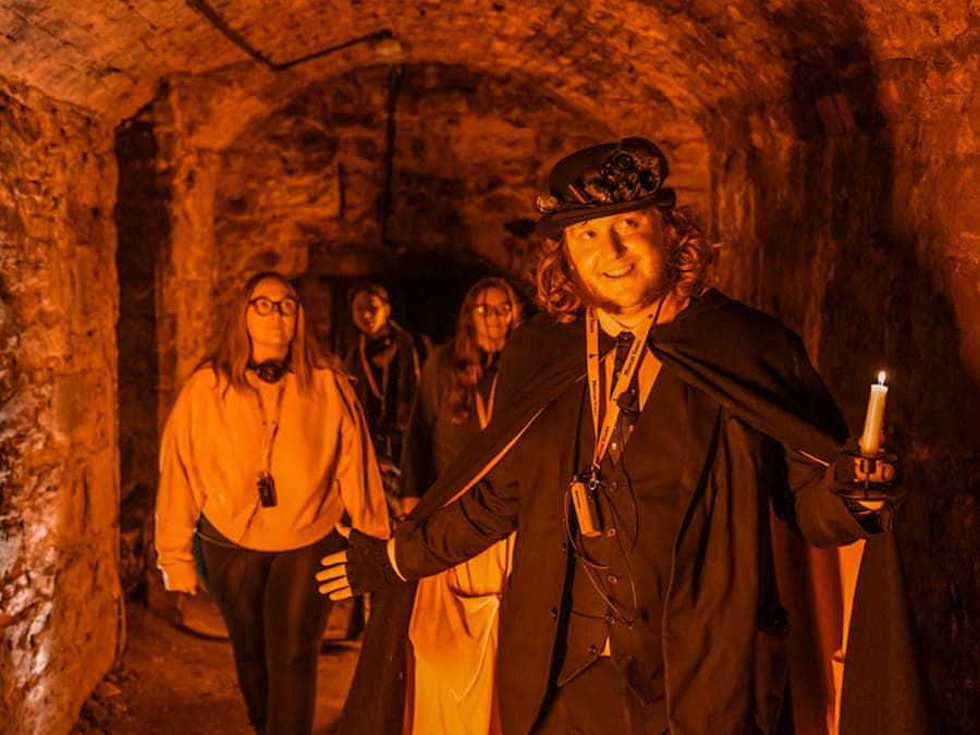 Edinburgh: After-Dark Ghostly Night Walking Tour