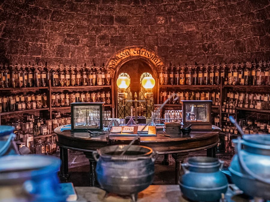 லண்டனில் இருந்து: ஹாரி பாட்டர்™ வார்னர் பாரோஸ். ஸ்டுடியோ சுற்றுபாதை மற்றும் ஆக்ஸ்போர்டுக்கு நாள் பயணம்