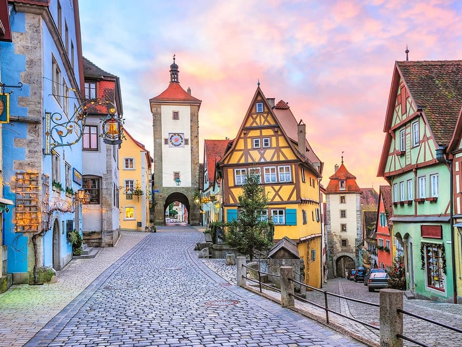 Guided Tour of Romantic Road: Rothenburg & Harburg with Transfers from Munich