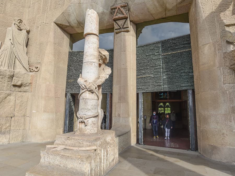 Sagrada Familia Fast-Track Tickets with Audio Guide