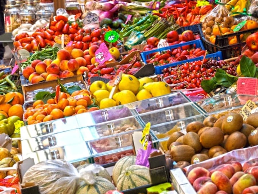 Bologna: Market Tasting Tour + Audio Guide
