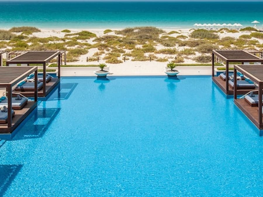 Saadiyat Beach Club: Day Pass