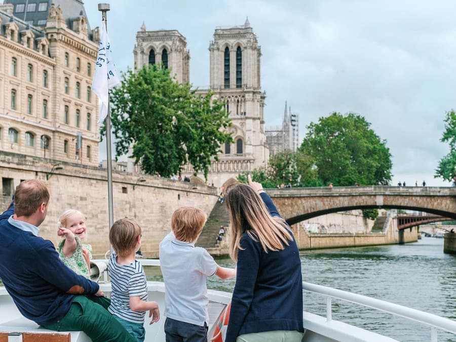 Desde Disneyland®: Tour turístico por París con crucero por el río Sena