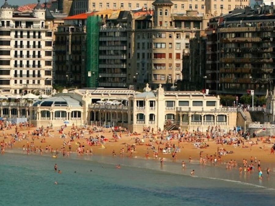 San Juan de Gaztelugatxe, Bermeo, Mundaka & Gernika: Day Tour from Bilbao