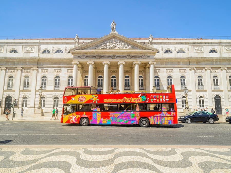 Visite touristique de la ville : Circuit en bus à arrêts multiples de Lisbonne avec option de tour en bateau