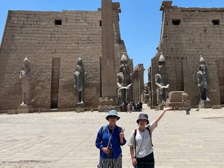 Luxor: Guided Day Tour to West and East Banks