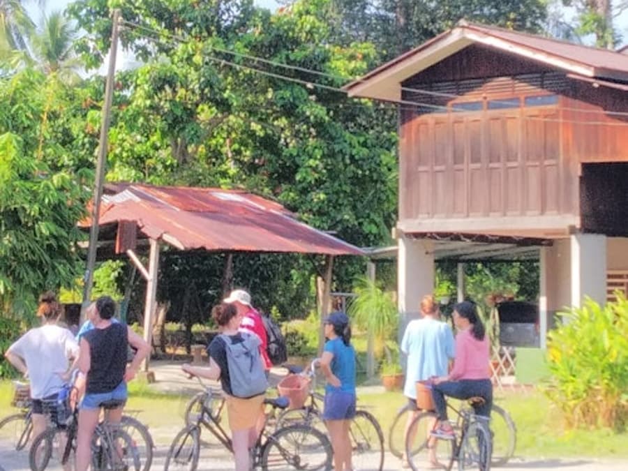 Malaysische Landschaft: Radtour