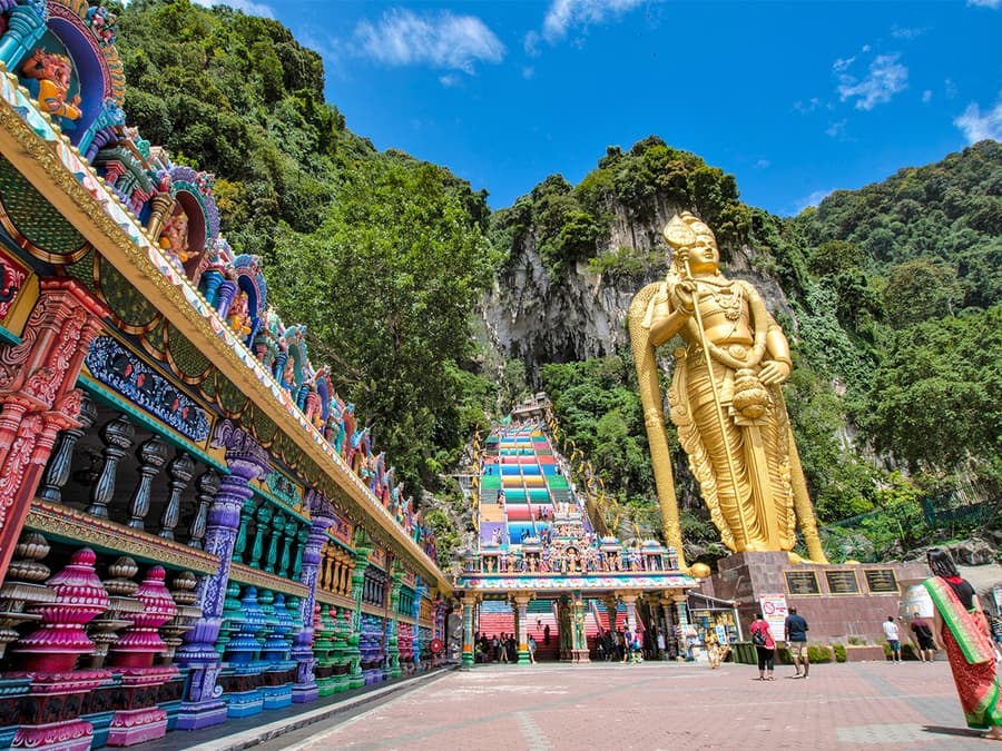 Từ Kuala Lumpur: Tour Tham Quan Trong Ngày Đến Động Batu & Colmar Tropicale Bao Gồm Đưa Đón