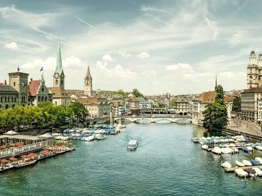 Lawatan Separuh Hari Zurich dengan Lindt Home Of Chocolate & Pelayaran Bersiar-siar