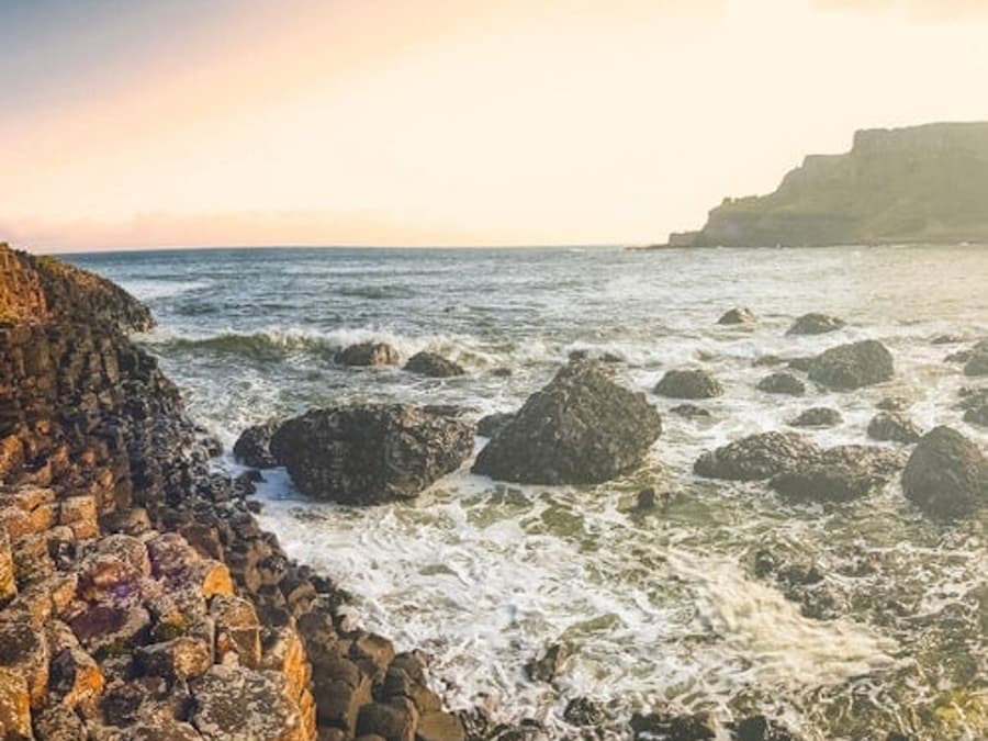 Giant's Causeway & Belfast City: Day Tour with Admission to Attractions