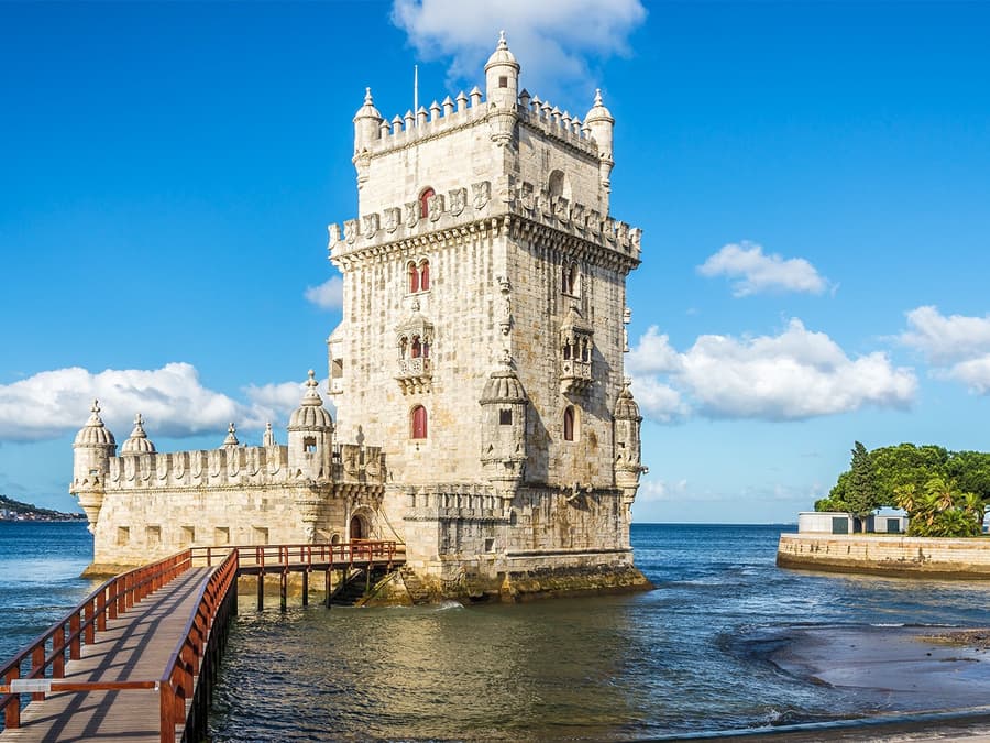 Lisbon Card: Access to São Jorge Castle & 50+ Attractions