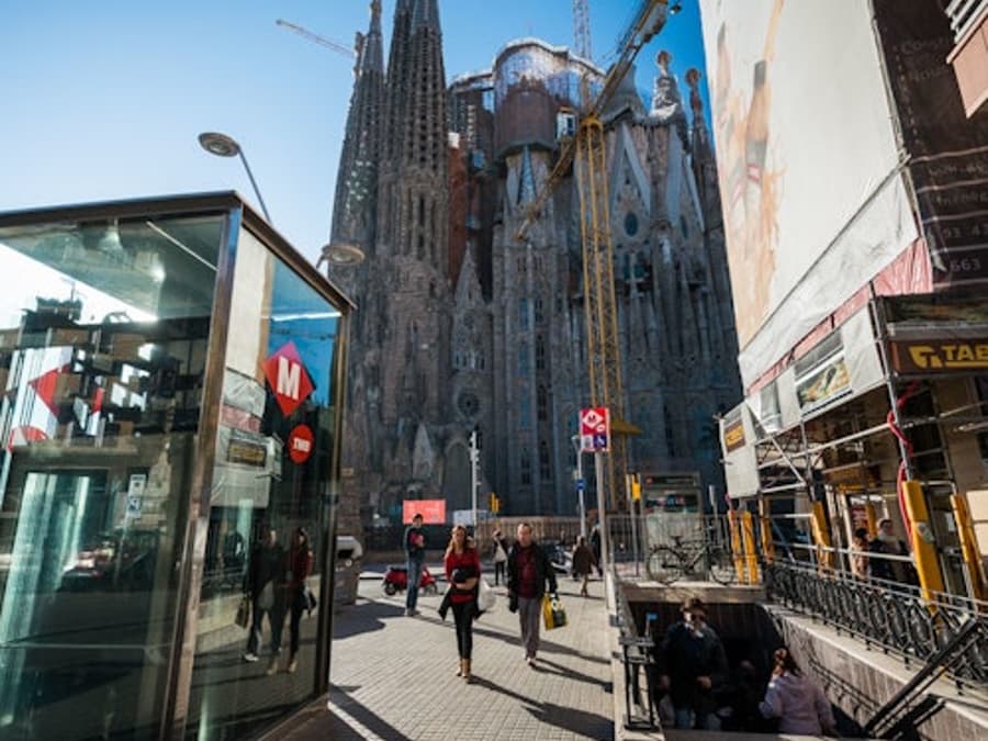 Hola Barcelona Travel Card + Aerobús