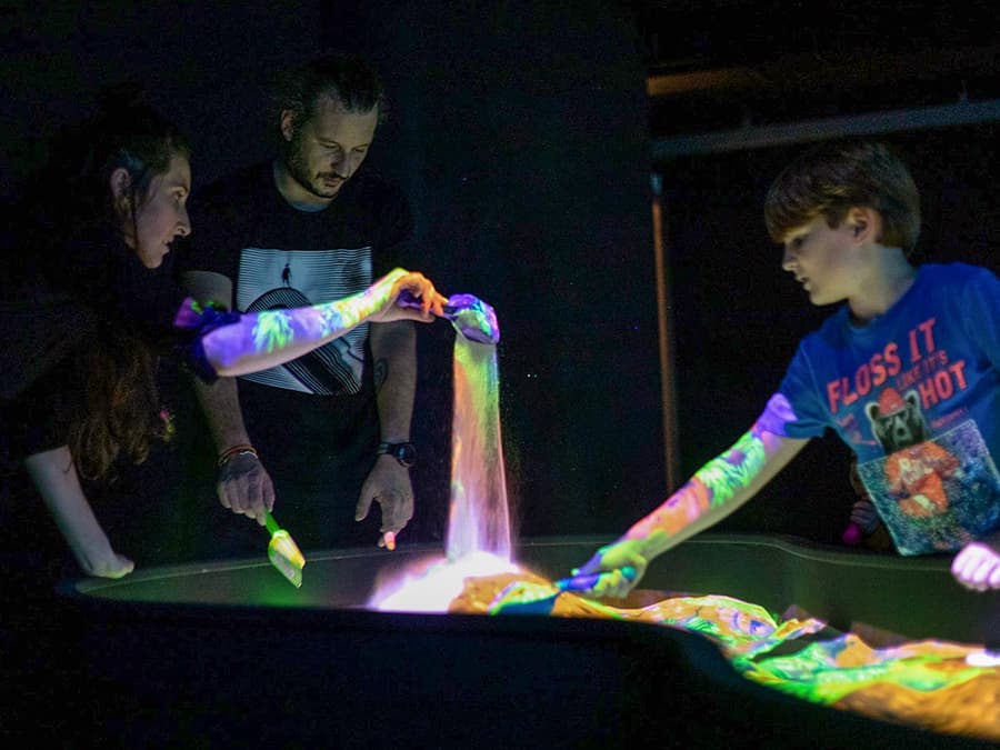 Boletos para la Exposición de Arte Audiovisual de Luces en la Galería Lumia