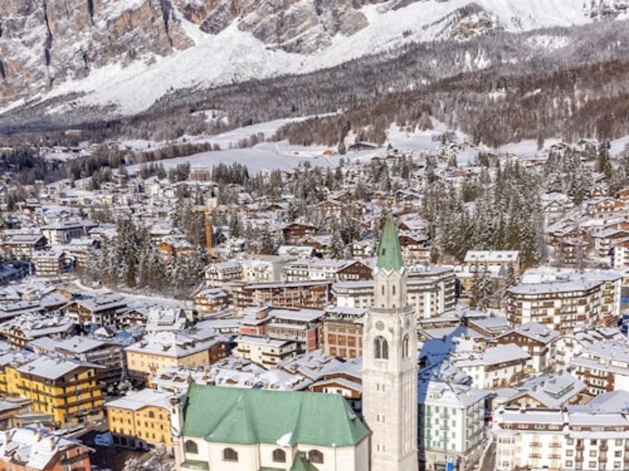 Venice: Private Transfer from City Center to Cortina