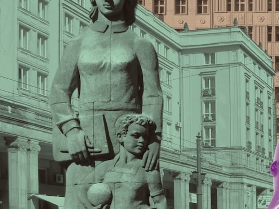 Warsaw: Private Walking Tour + Viewing Terrace & Museum Entry