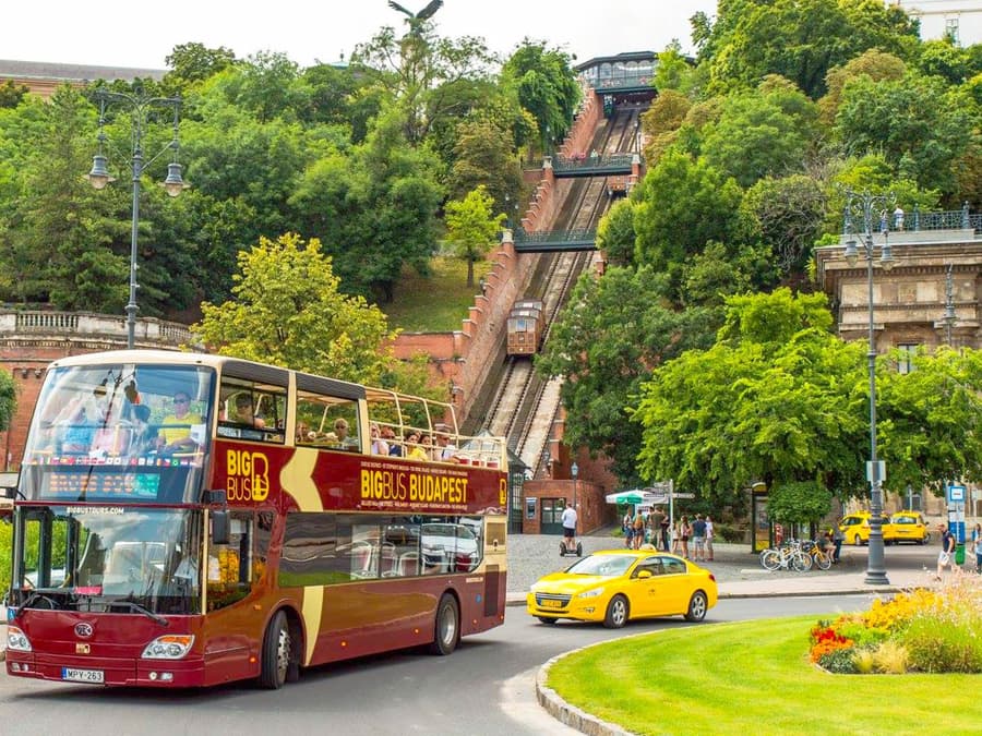 Big Bus: Budapest Hop-on Hop-off Bus Tour