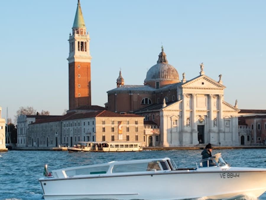 Venice: Water Taxi to Santa Lucia Station from Hotel