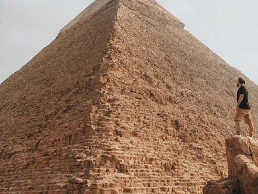 Giza Pyramids & Sphinx: Entry Ticket + Roundtrip Transport