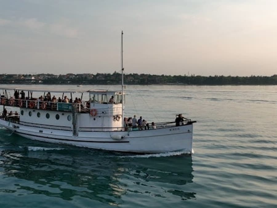 Lago de Garda: Tour Histórico en Barco desde Peschiera del Garda