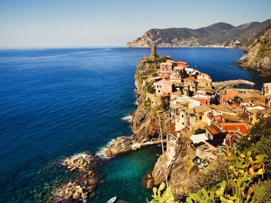 Cinque Terre: Guided Boat Tour
