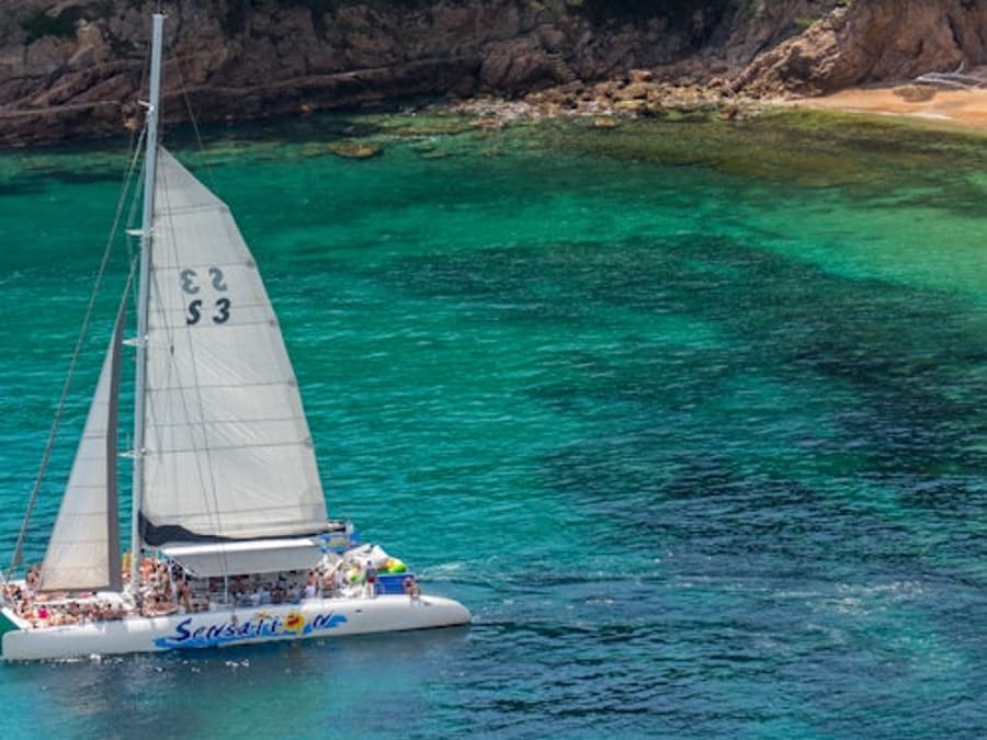 Costa Brava: Catamaran Tour + Barbecue Lunch