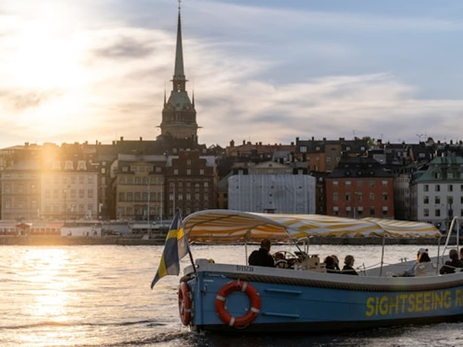 Stockholm: Guided Sightseeing Boat Tour with Live Guide