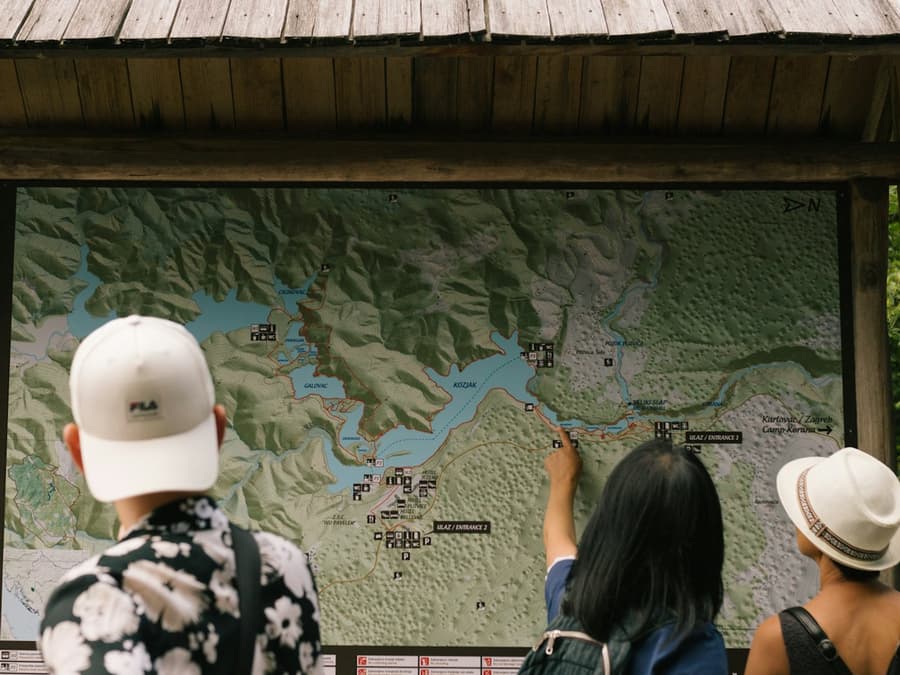 Plitvice Lakes: Day Tour from Zagreb